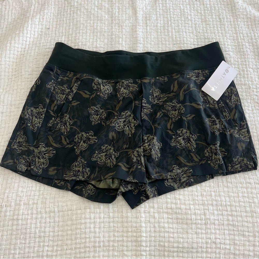 Athleta Trekkie North Printed Shorts Green Floral Size 20 NWT - Picture 1 of 5